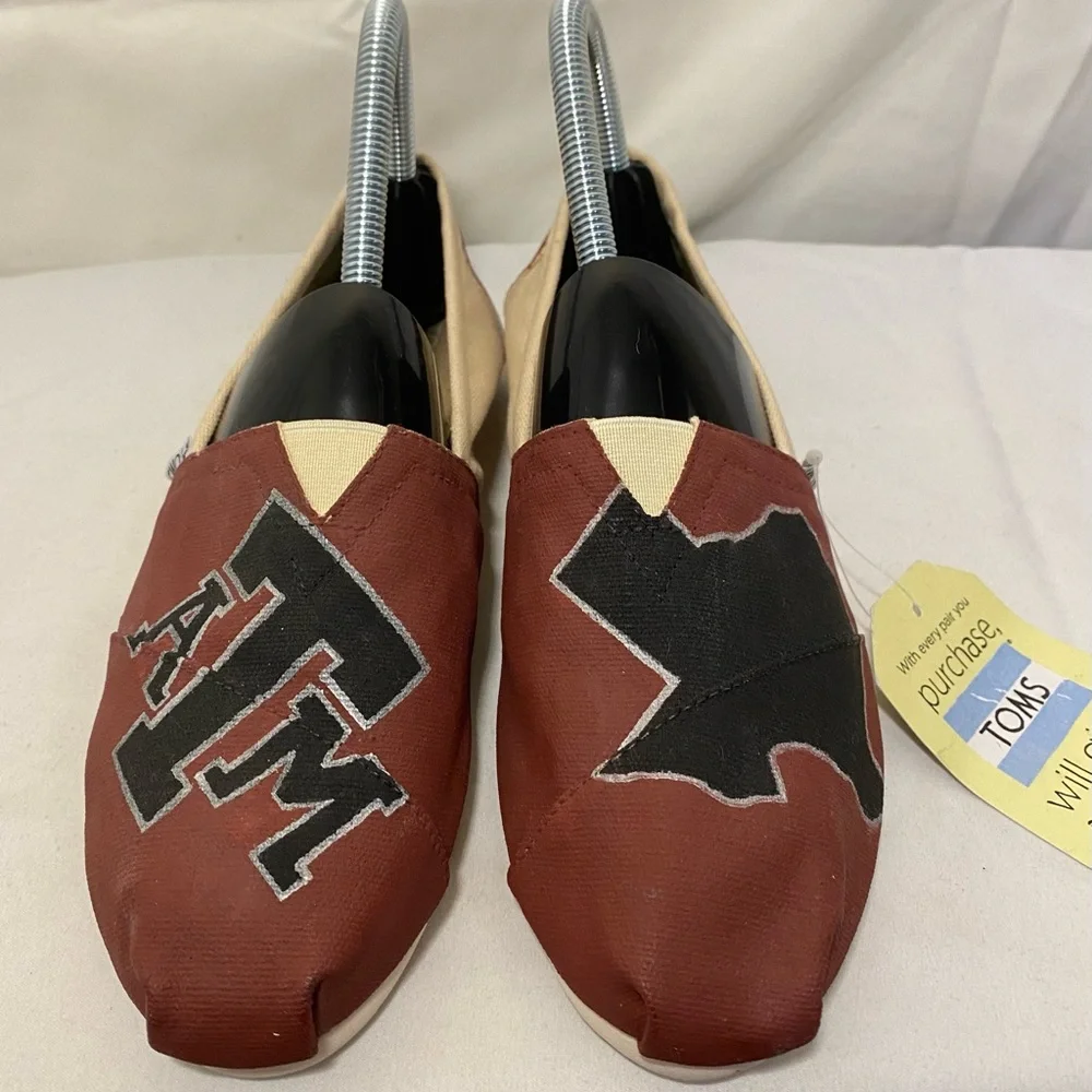 TOMS Hand Painted Texas A&M Women's Slip-On‎ Flats Size 7 - Picture 3 of 8